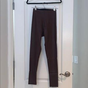 Commando burgundy leather leggings
